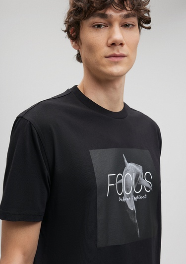  Mavi Focus Baskılı Siyah Tişört Loose Fit / Bol Rahat Kesim 0612102-900