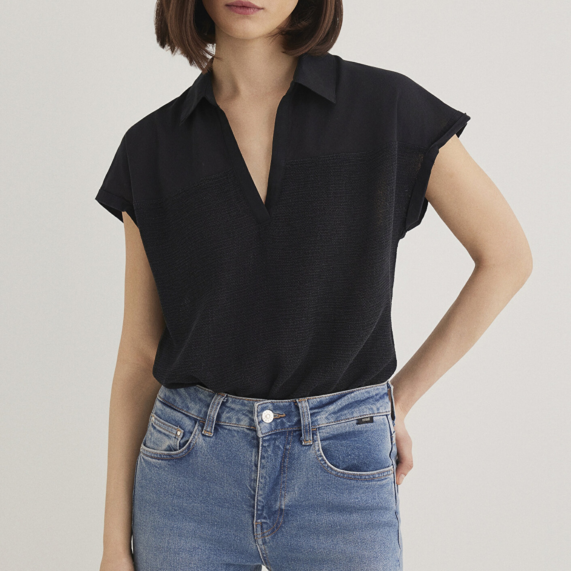 Mavi Kısa Kollu Siyah Bluz 1210801-900