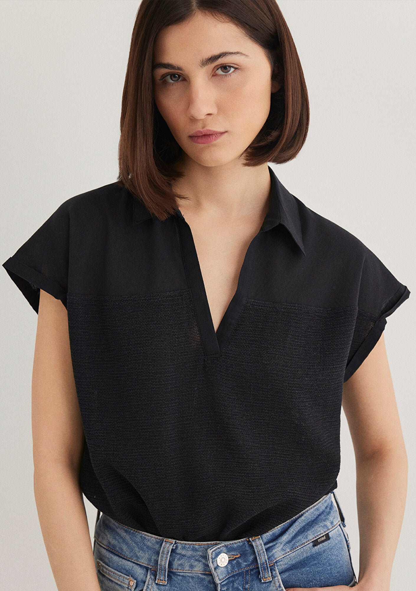  Mavi Kısa Kollu Siyah Bluz 1210801-900