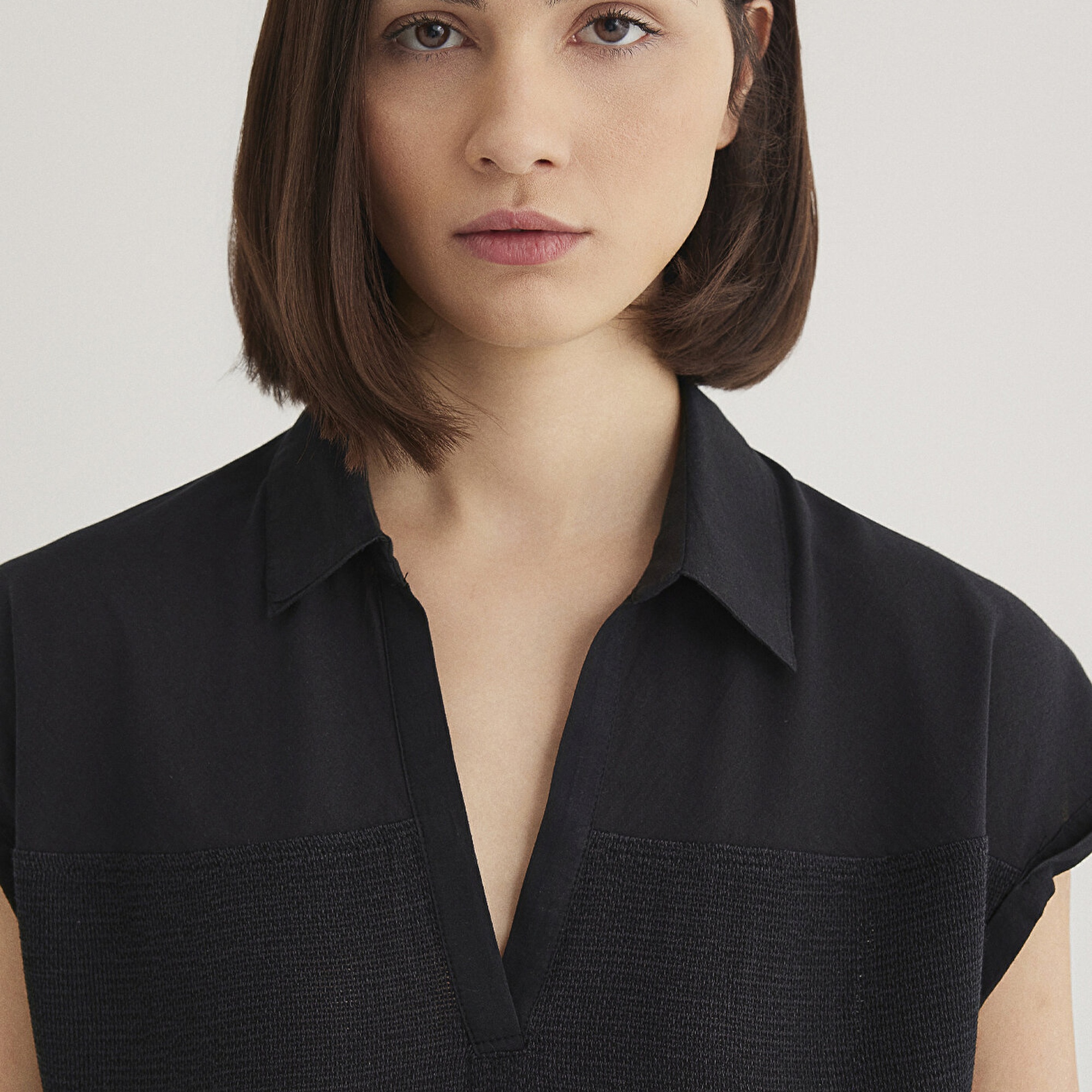 Mavi Kısa Kollu Siyah Bluz 1210801-900