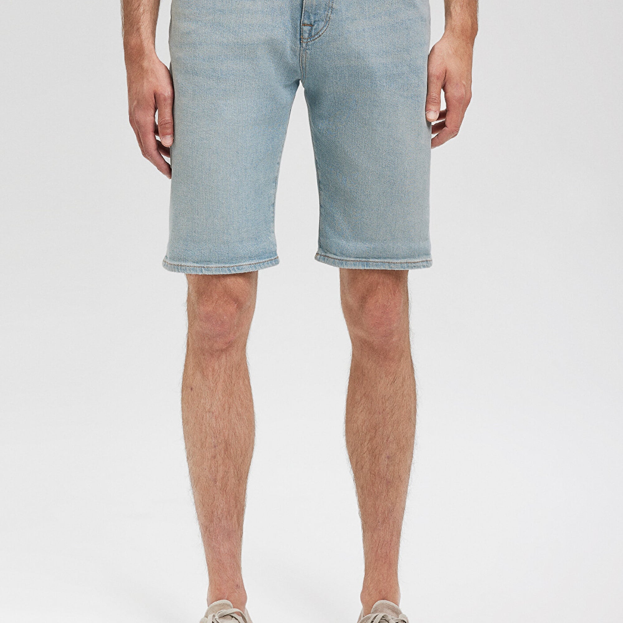 Mavi Brian Steet Puslu Açık Mavi Jean Şort 0418487144