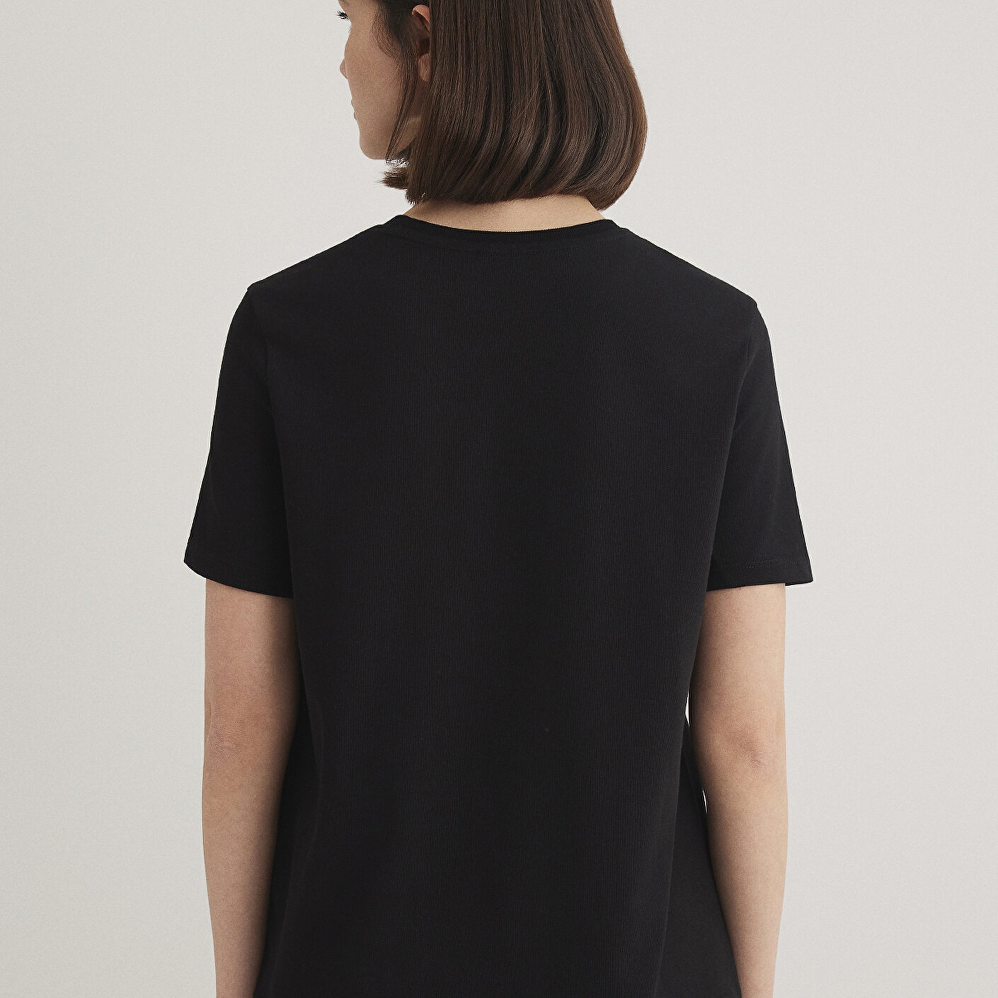 Mavi Bisiklet Yaka Siyah Basic Tişört Regular Fit / Normal Kesim 1612699-900