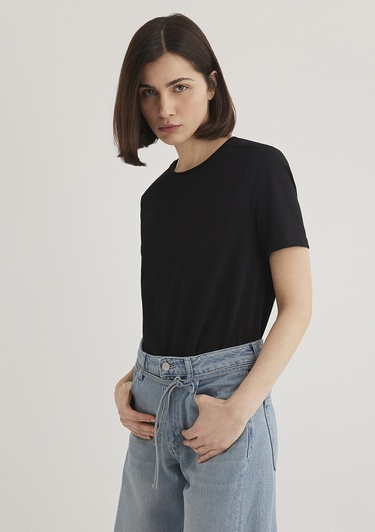  Mavi Bisiklet Yaka Siyah Basic Tişört Regular Fit / Normal Kesim 1612699-900