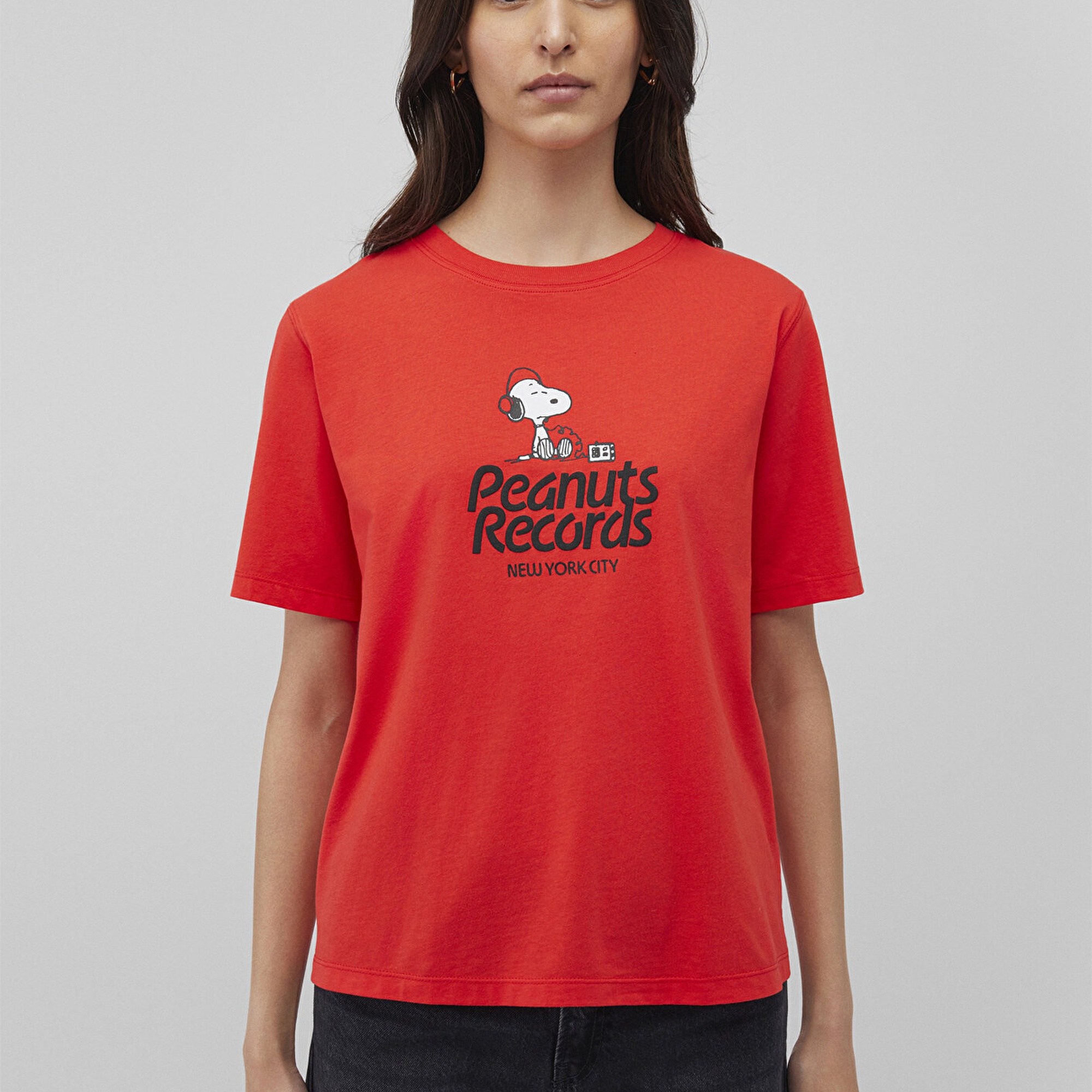 Mavi Snoopy Baskılı Kırmızı Tişört Regular Fit / Normal Kesim 1612850-70470