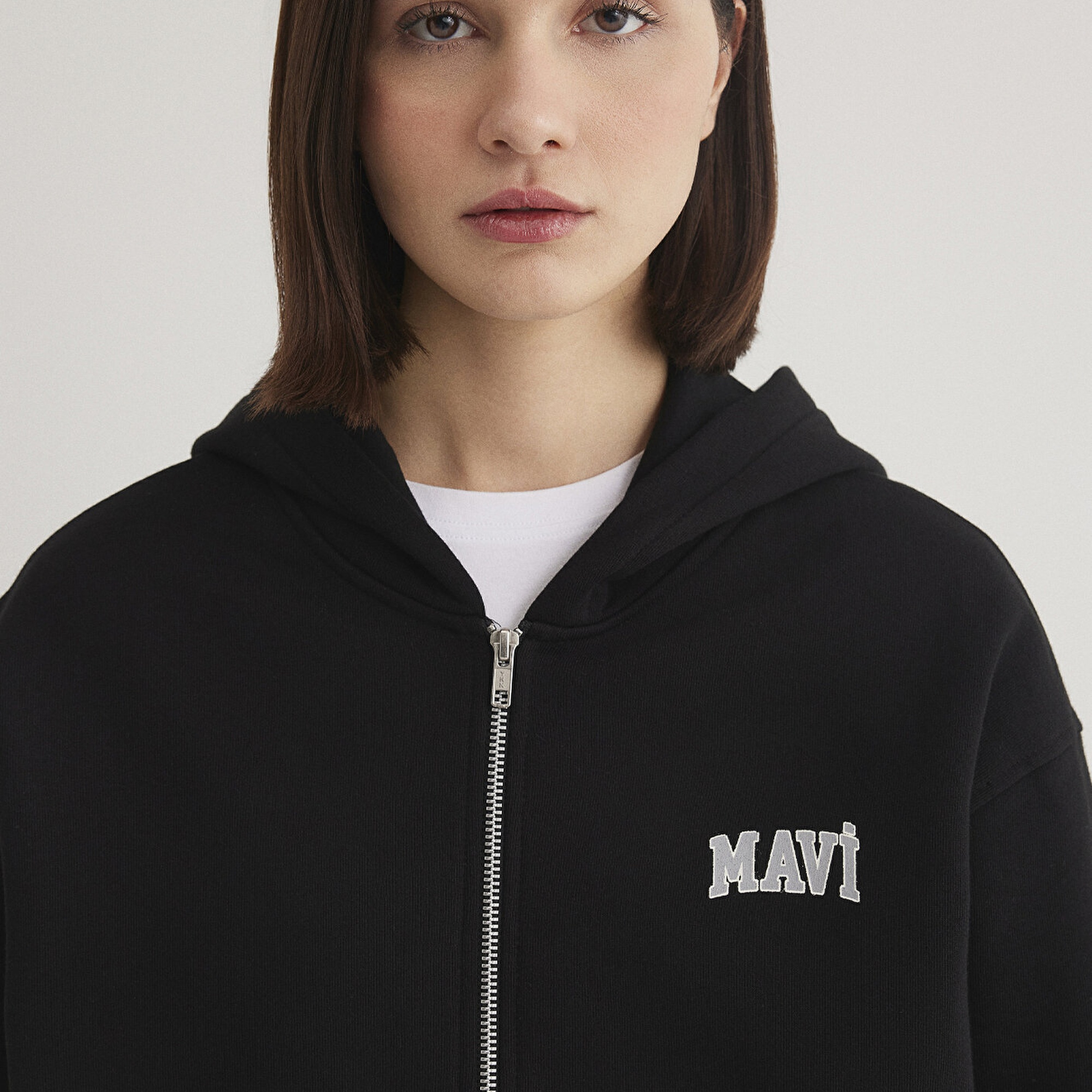 Mavi Mavi Logo Baskılı Kapüşonlu Fermuarlı Siyah Sweatshirt 1S10178-900