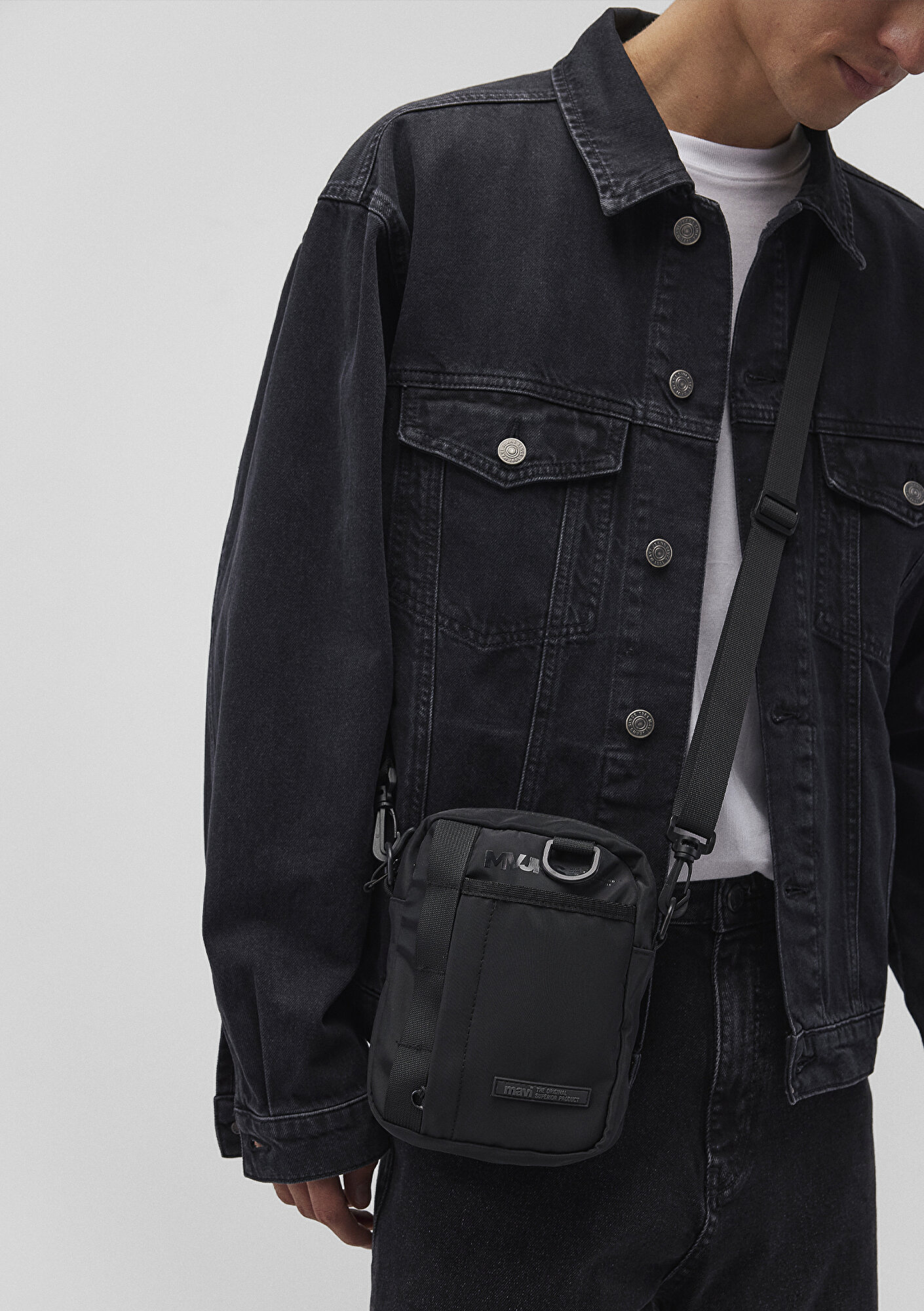  Mavi MVJNS Logo Baskılı Siyah Çapraz Çanta 0911558-900