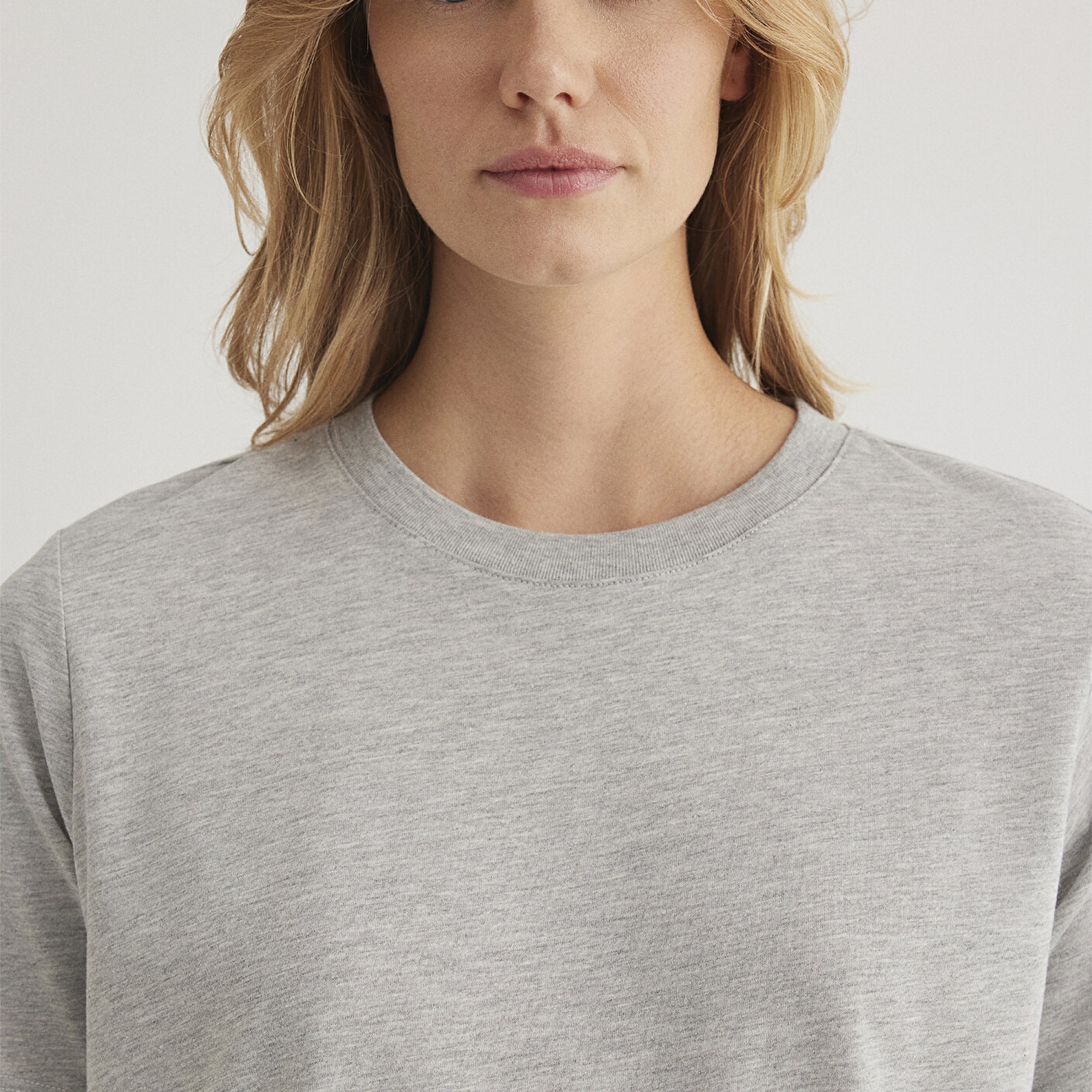 Mavi Bisiklet Yaka Gri Basic Tişört Regular Fit / Normal Kesim 1600955-83096