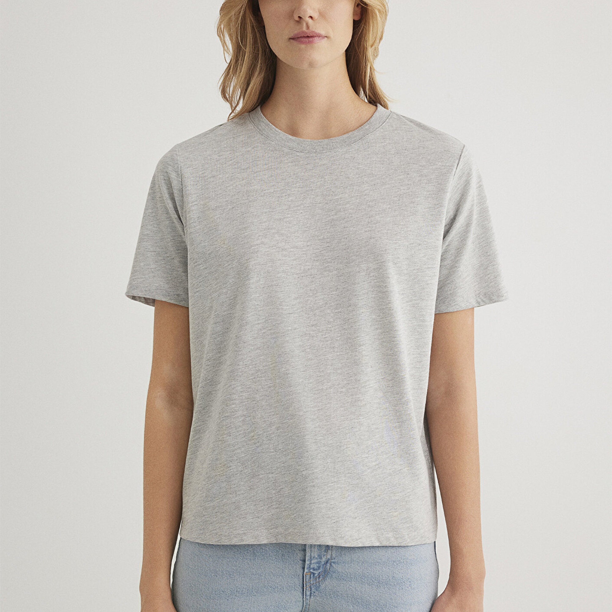 Mavi Bisiklet Yaka Gri Basic Tişört Regular Fit / Normal Kesim 1600955-83096