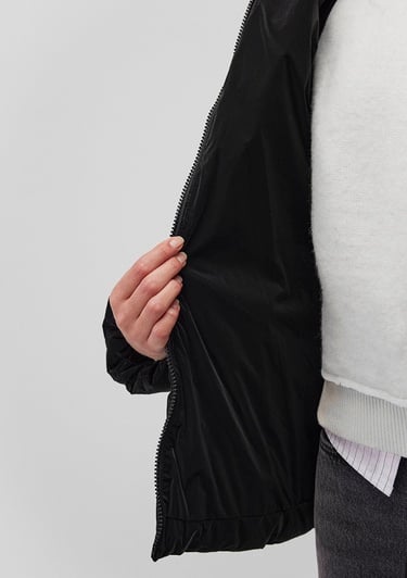  Mavi Kapüşonlu Siyah Şişme Mont 1110043-900