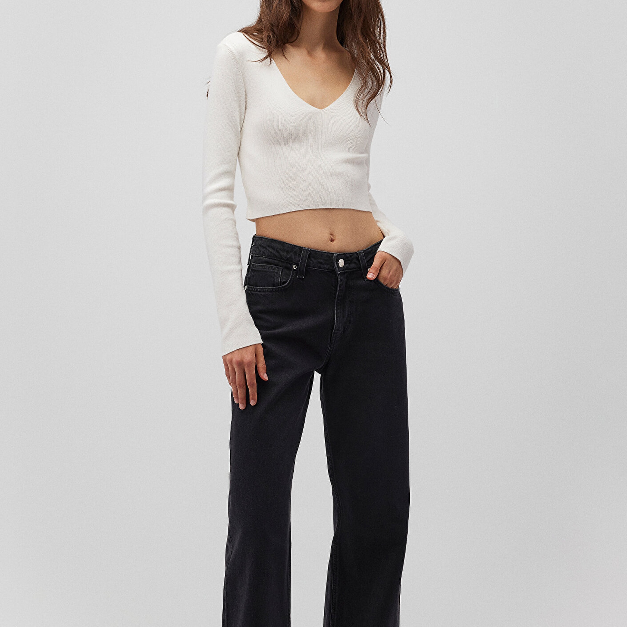 Mavi V Yaka Beyaz Kazak Crop / Kısa Kesim 1710122-81964