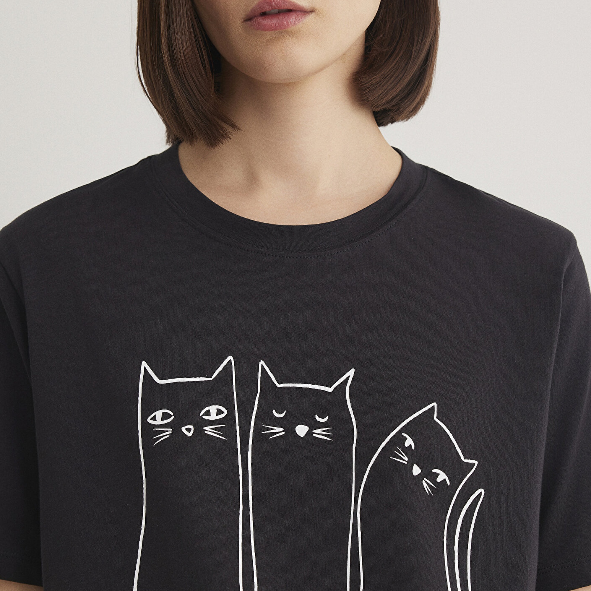 Mavi Kedi Baskılı Siyah İstanbul Tişört Regular Fit / Normal Kesim 1610674-70087