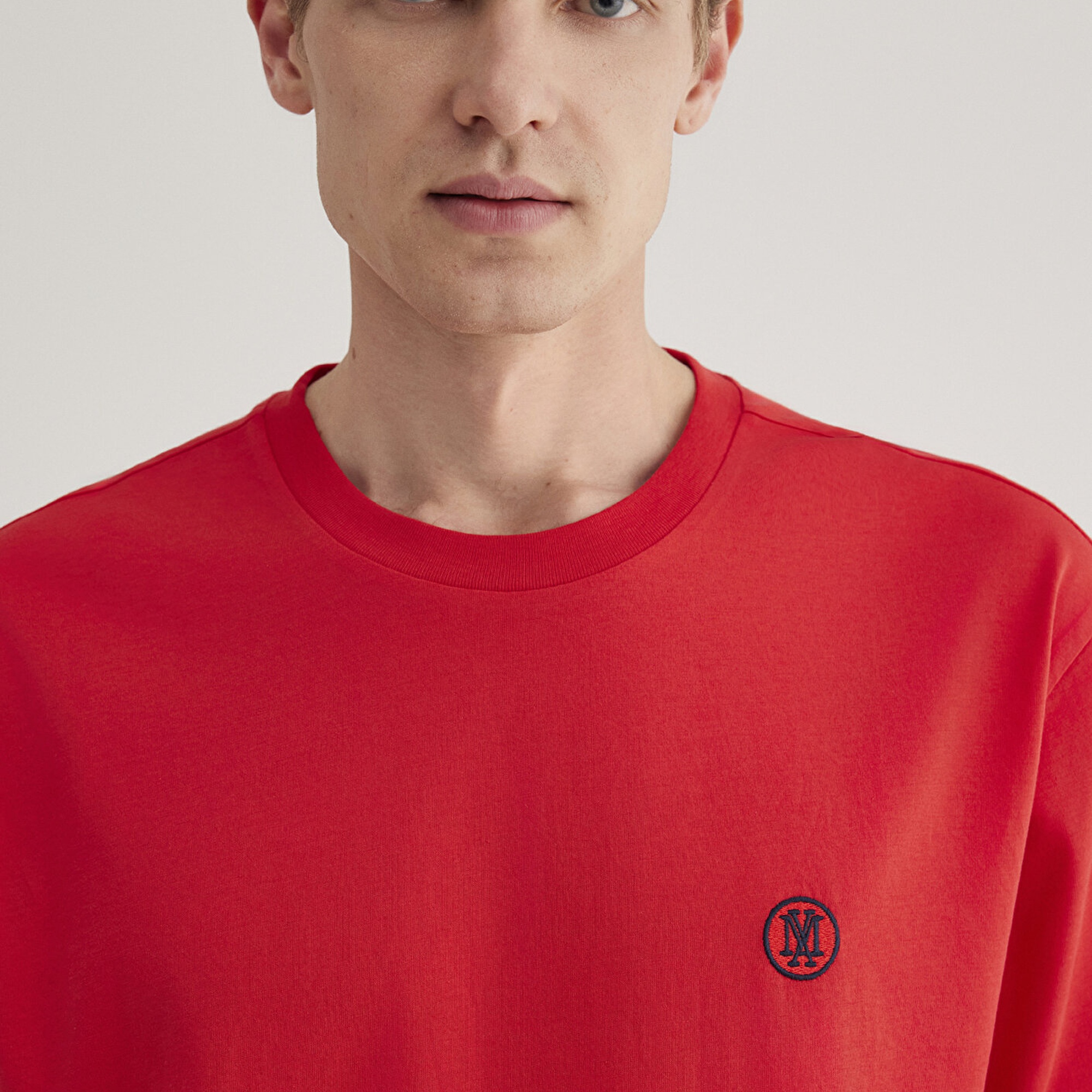 Mavi Mavi Logo İşlemeli Kırmızı Basic Tişört Loose Fit / Bol Rahat Kesim 067074-70471