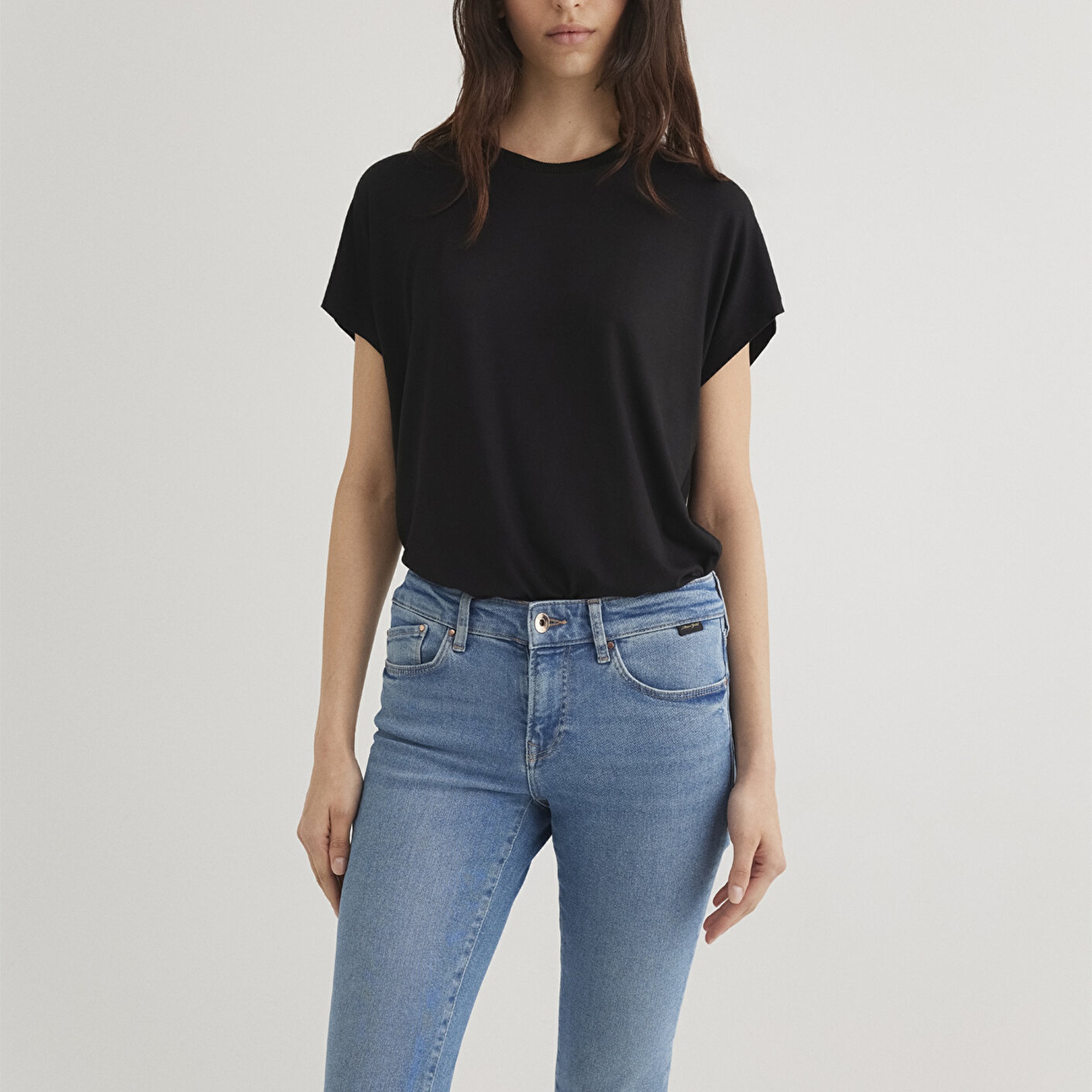 Mavi Düşük Omuz Siyah Basic Tişört Regular Fit / Normal Kesim 1611649-900