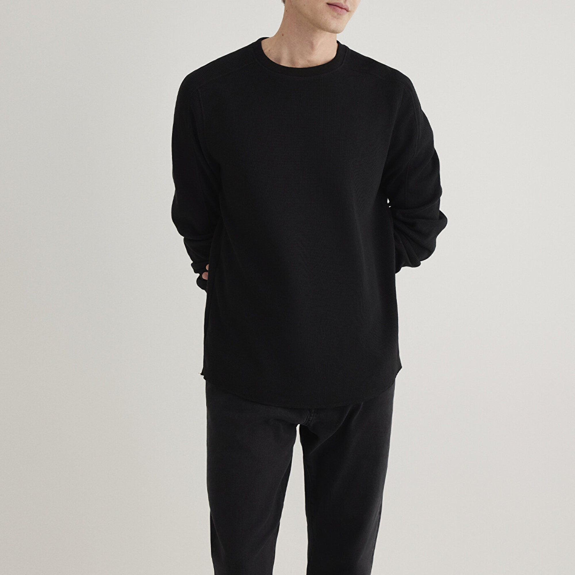 Mavi Uzun Kollu Dokulu Siyah Basic Tişört Slim Fit / Dar Kesim 0610106-900