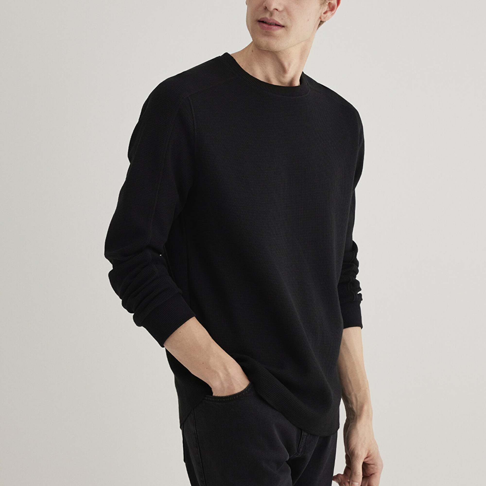 Mavi Uzun Kollu Dokulu Siyah Basic Tişört Slim Fit / Dar Kesim 0610106-900