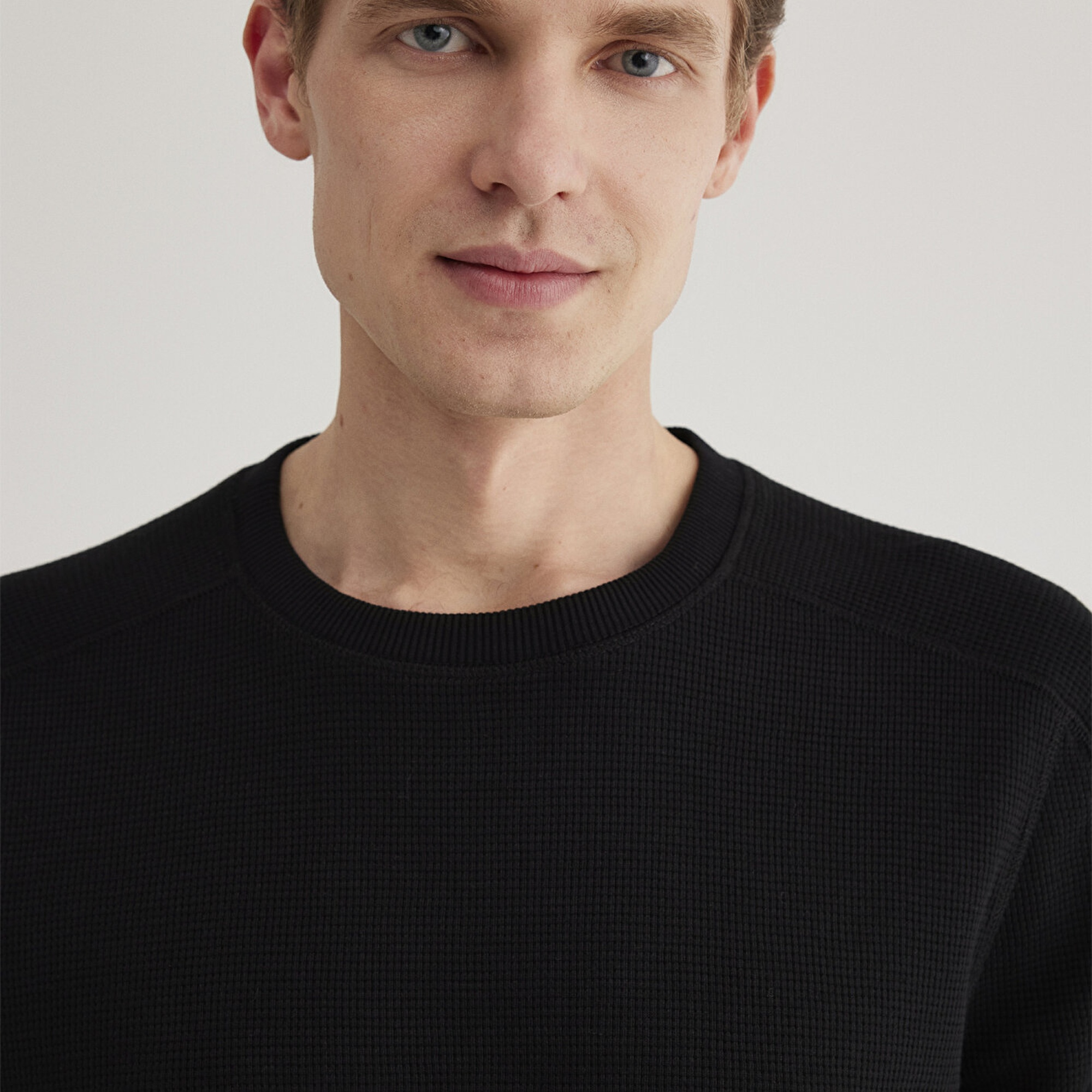 Mavi Uzun Kollu Dokulu Siyah Basic Tişört Slim Fit / Dar Kesim 0610106-900