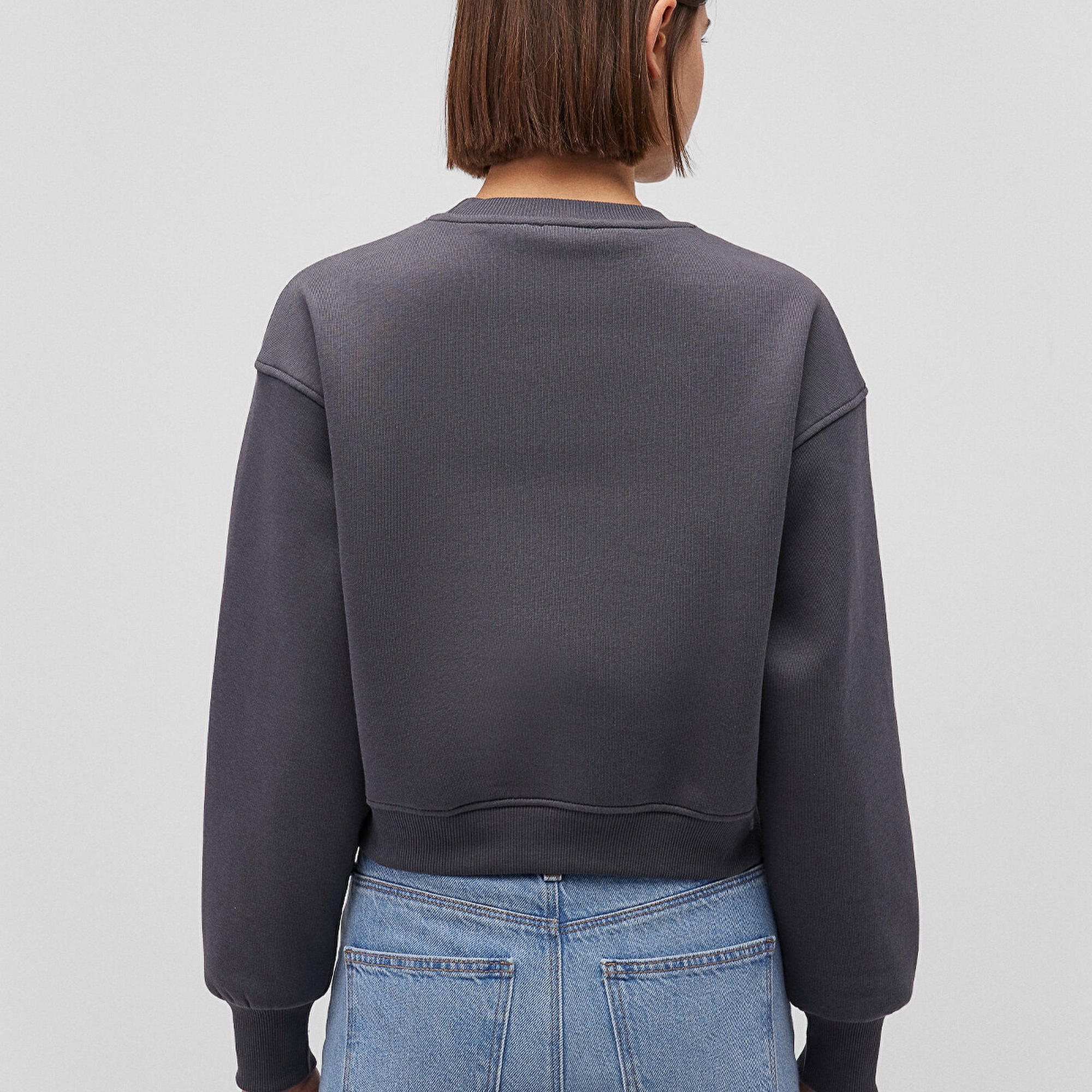 Mavi Mavi Logo Baskılı Antrasit Crop Sweatshirt 1611601-70763