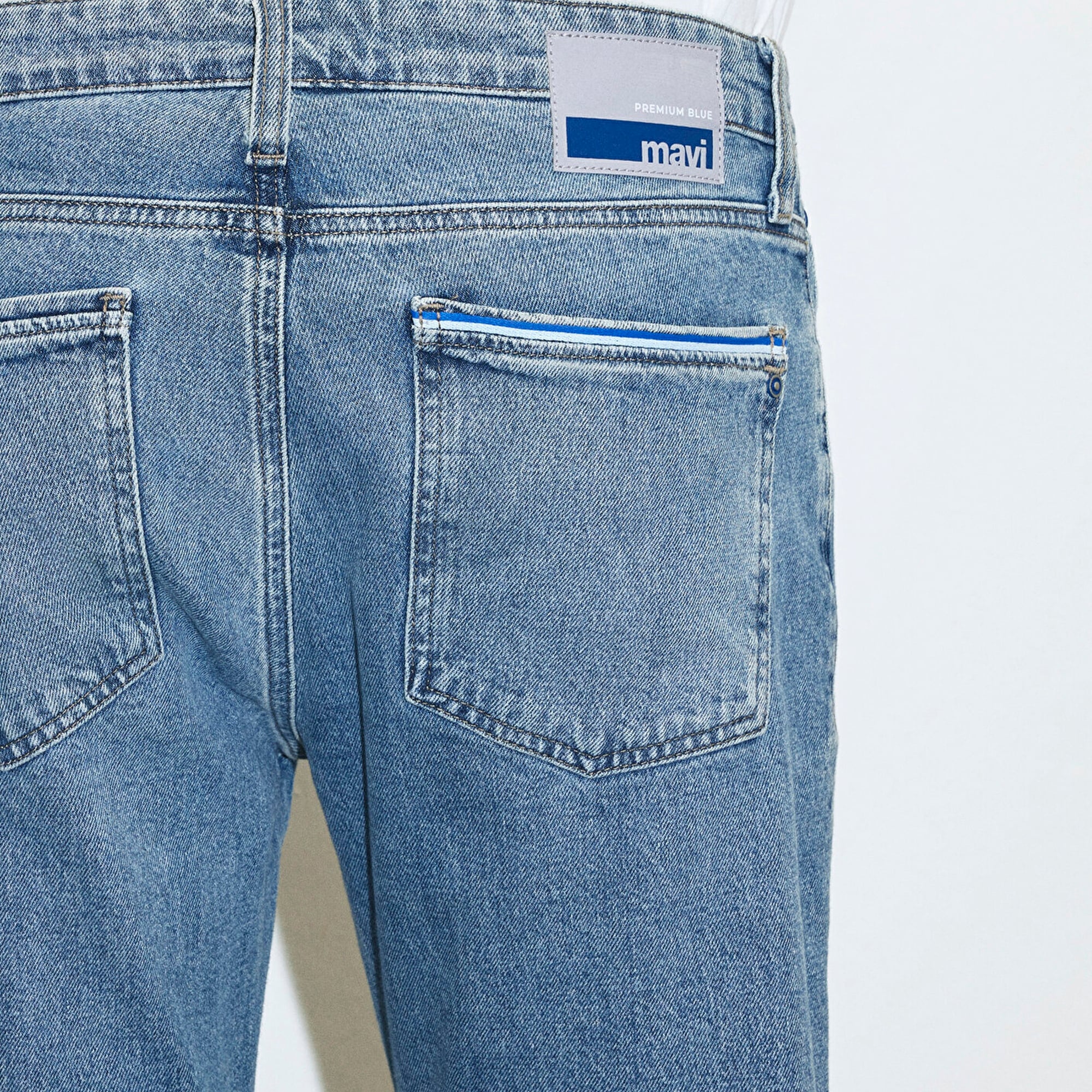 Mavi Milan Premium Blue Puslu Açık Mavi Jean Pantolon 0081083030