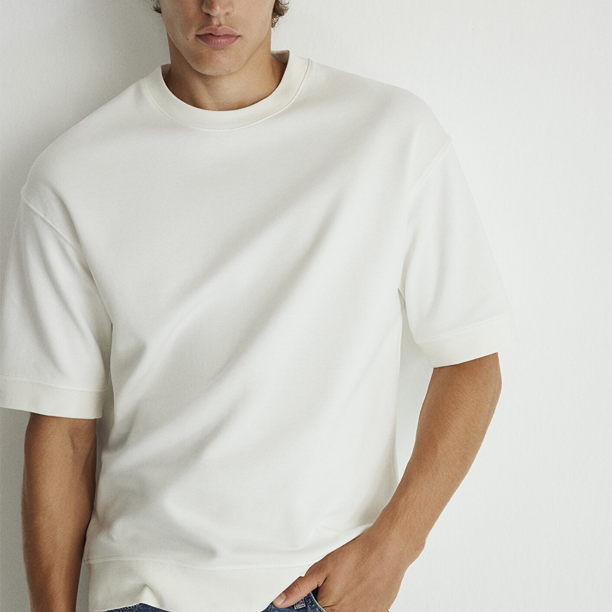 Mavi Bisiklet Yaka Beyaz Tişört Loose Fit / Bol Rahat Kesim 0611614-70057