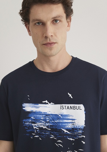  Mavi İstanbul Baskılı Lacivert Tişört Regular Fit / Normal Kesim 0611884-70490