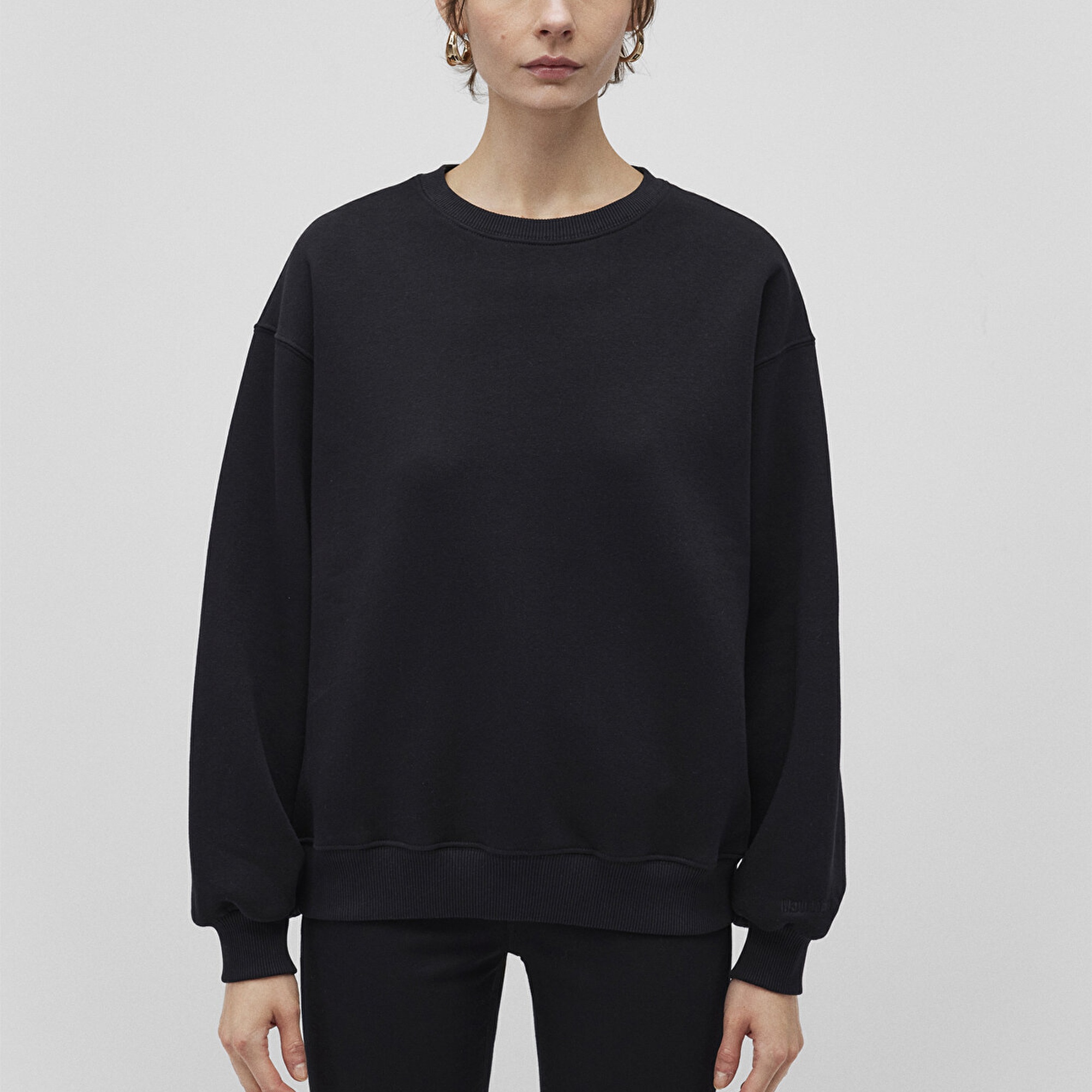 Mavi Bisiklet Yaka Siyah Basic Sweatshirt 1610198-900
