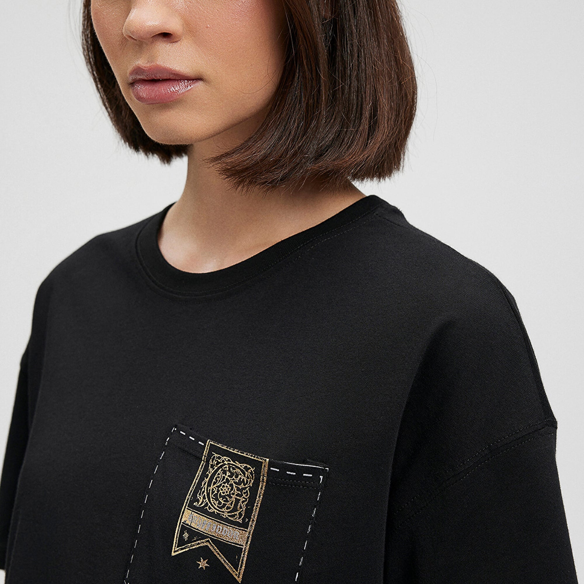 Mavi Hogwarts Baskılı Siyah Tişört Loose Fit / Bol Rahat Kesim 1612055-900