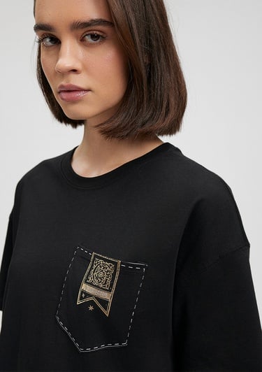  Mavi Hogwarts Baskılı Siyah Tişört Loose Fit / Bol Rahat Kesim 1612055-900