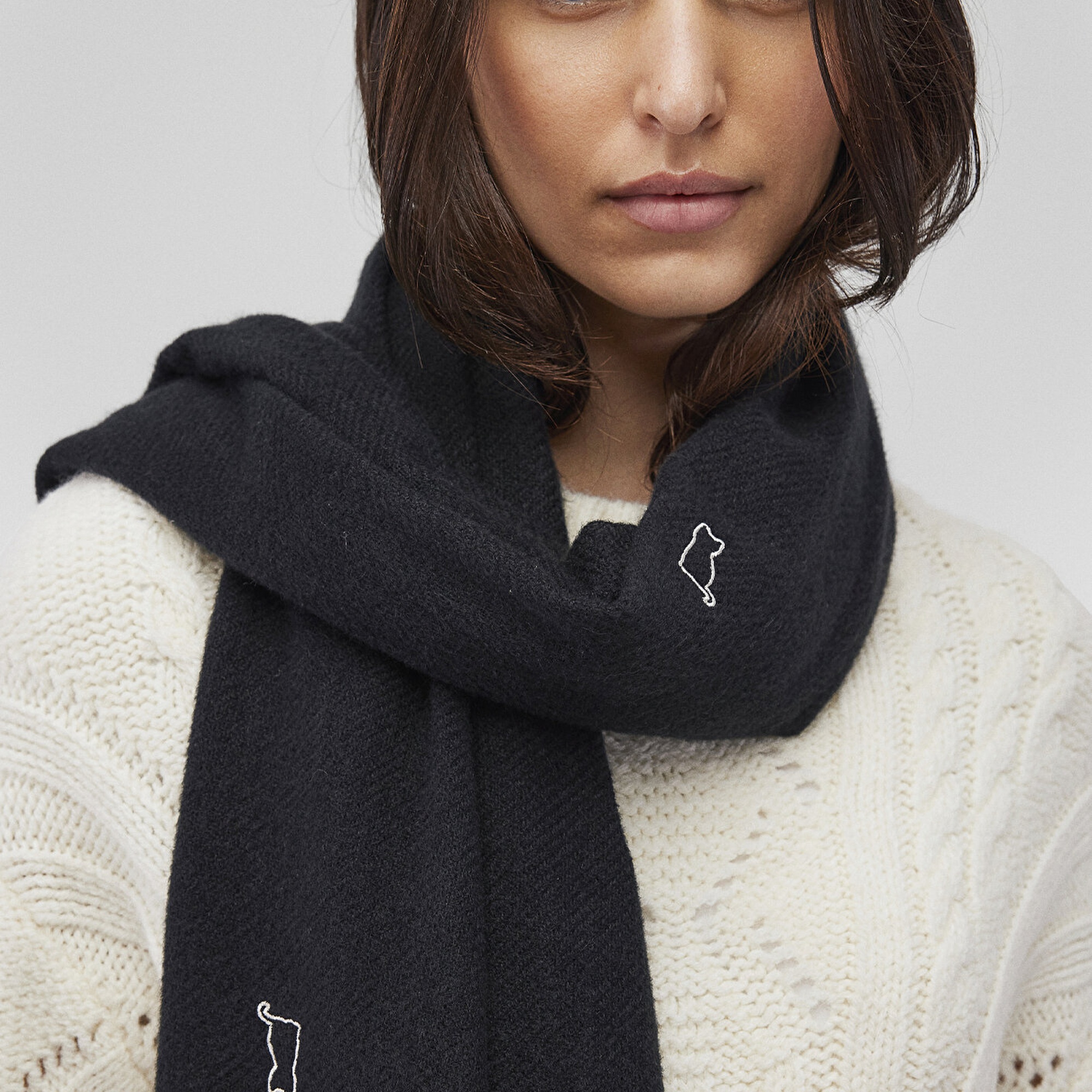 Mavi Kedi Nakışlı Siyah Atkı 1911730-900