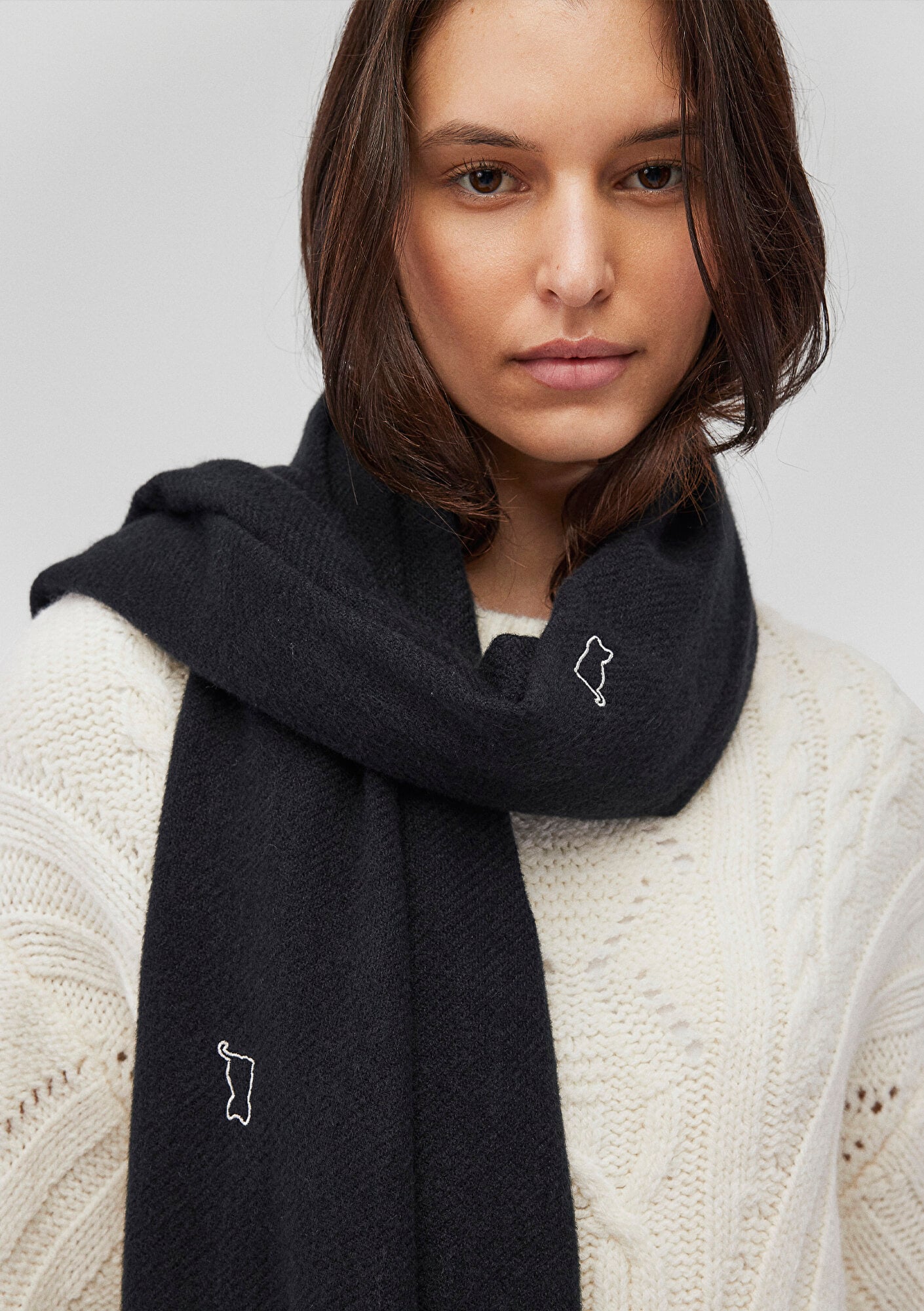  Mavi Kedi Nakışlı Siyah Atkı 1911730-900