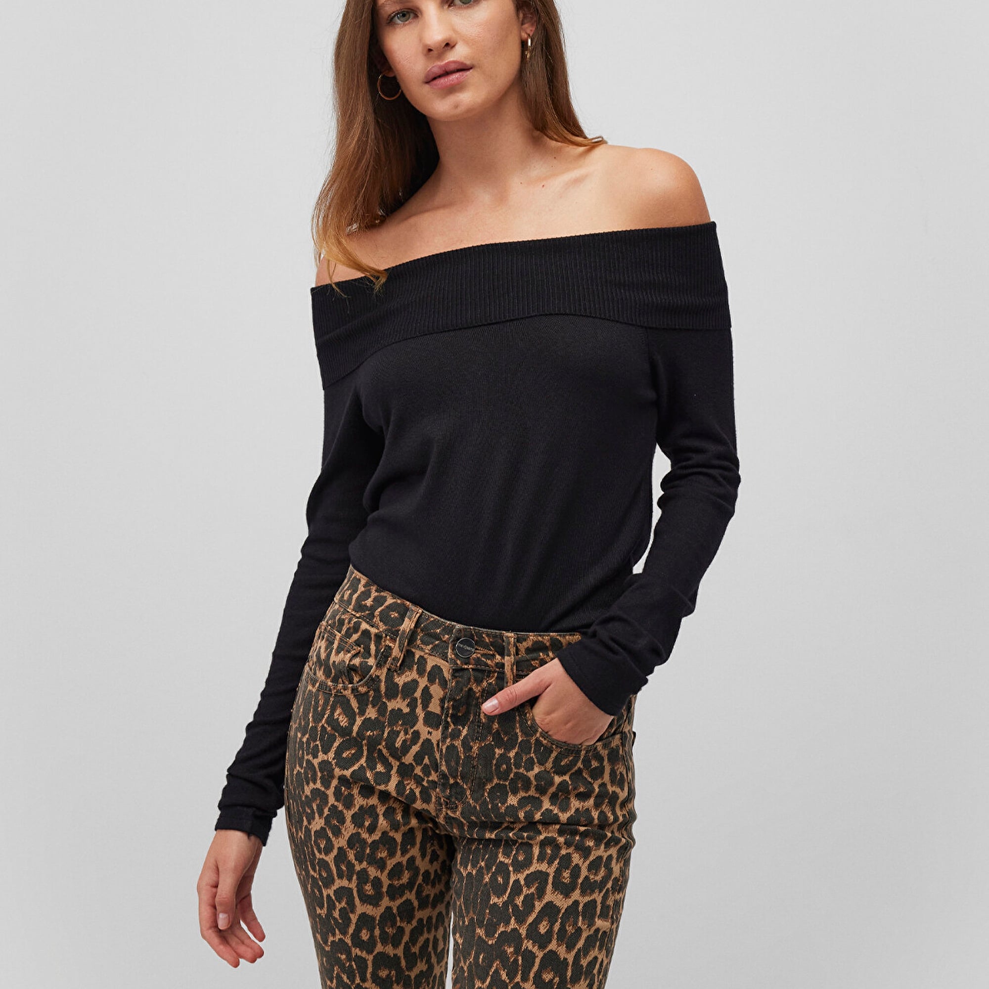 Mavi Düşük Omuz Detaylı Siyah Kazak Fitted / Vücuda Oturan Kesim 1710391-900