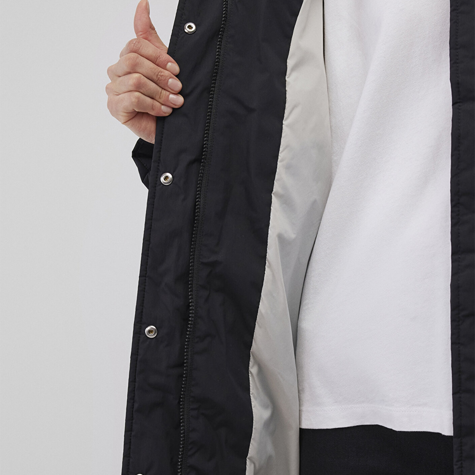 Mavi Kapüşonlu Siyah Uzun Şişme Mont 1110228-900