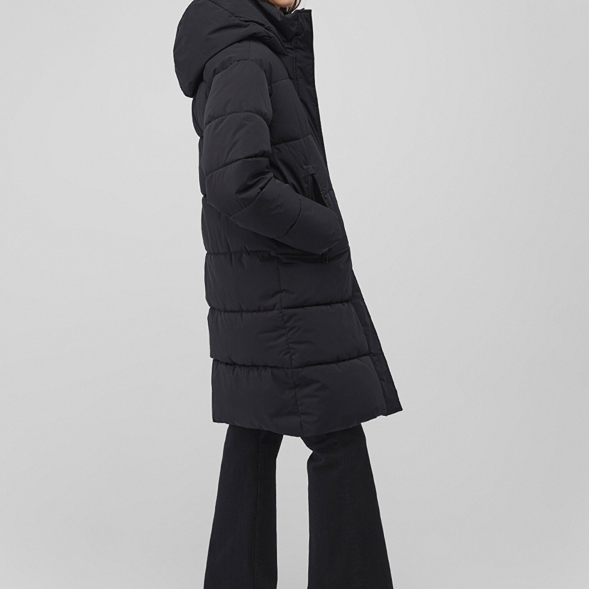 Mavi Kapüşonlu Siyah Uzun Şişme Mont 1110228-900