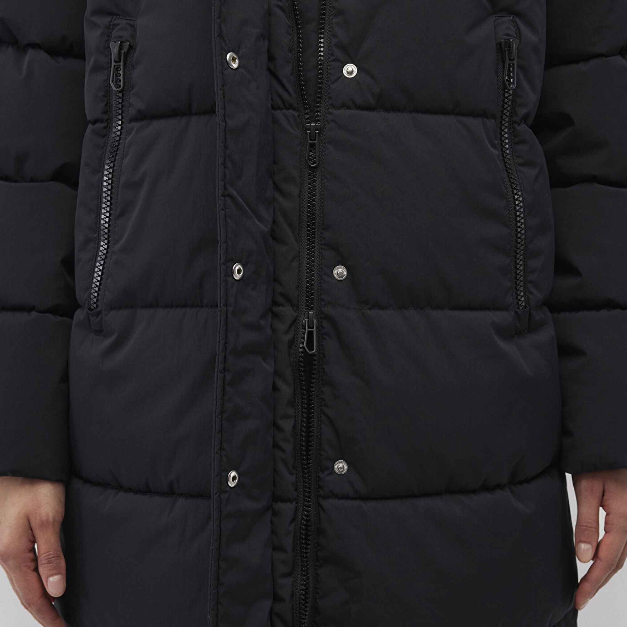 Mavi Kapüşonlu Siyah Uzun Şişme Mont 1110228-900