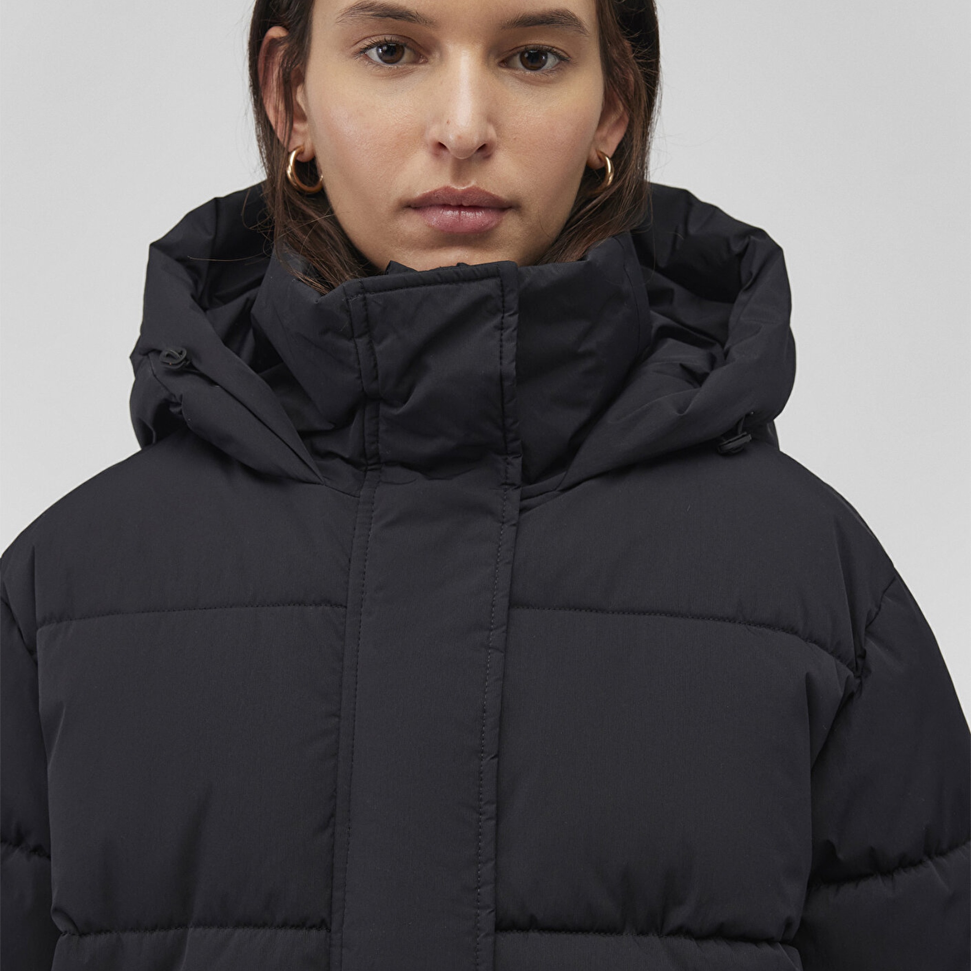 Mavi Kapüşonlu Siyah Uzun Şişme Mont 1110228-900