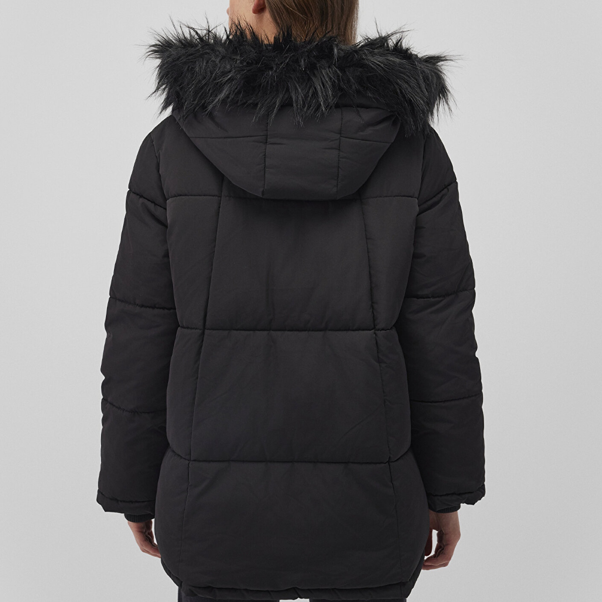 Mavi Suni Kürk Detaylı Siyah Şişme Mont 1110100-900