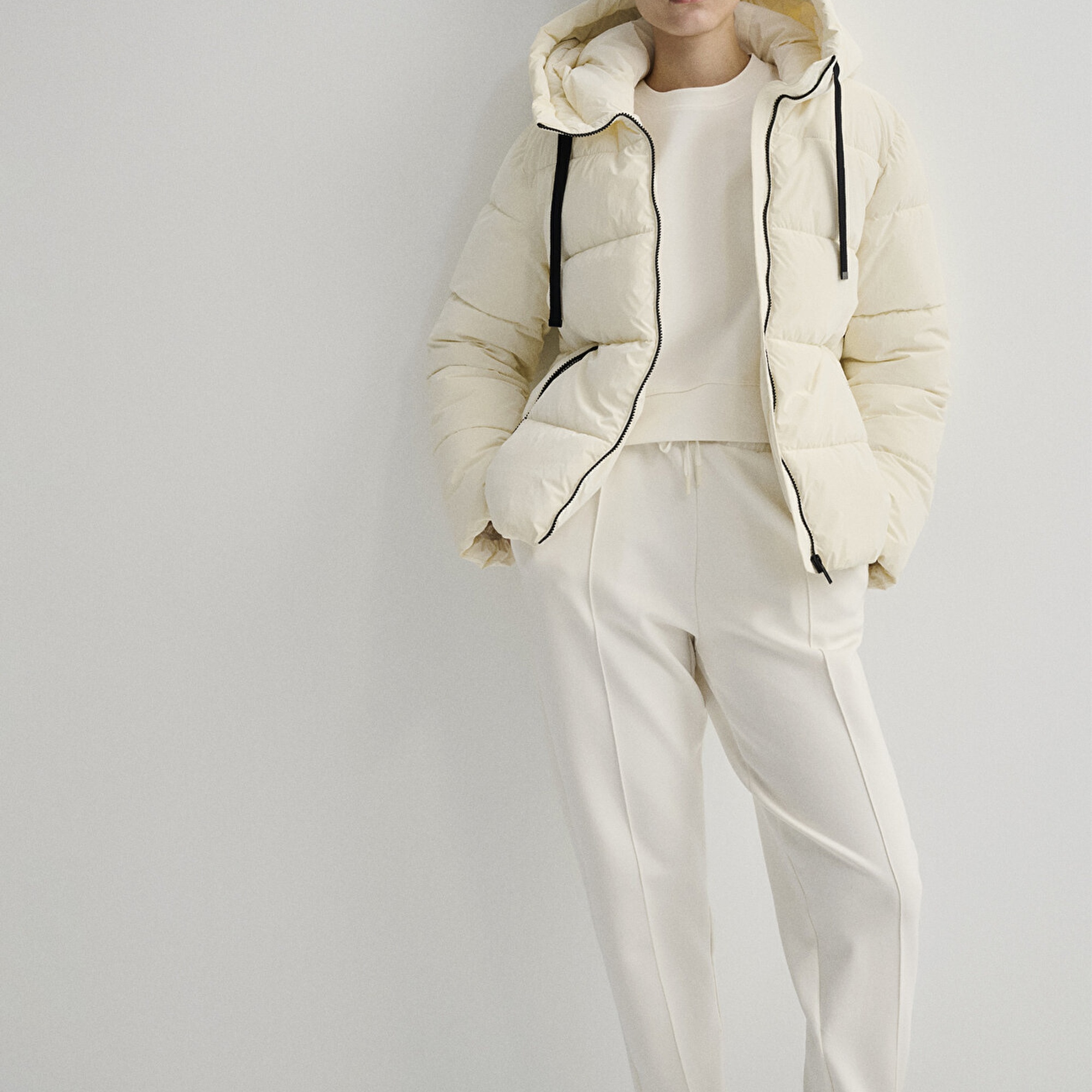 Mavi Kapüşonlu Ekru Şişme Mont 1110043-83043