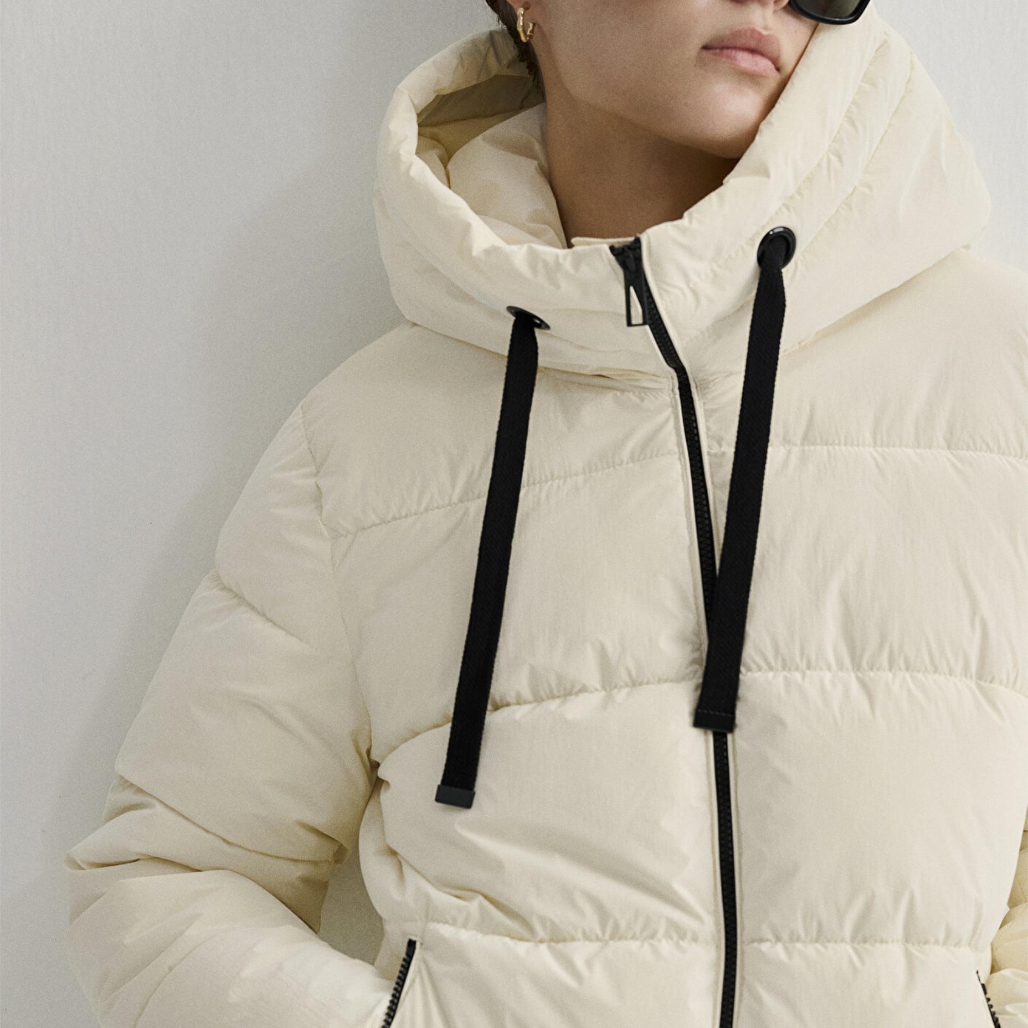 Mavi Kapüşonlu Ekru Şişme Mont 1110043-83043