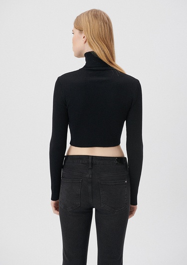  Mavi Boğazlı Siyah Kazak Fitted / Vücuda Oturan Kesim 1710143-900