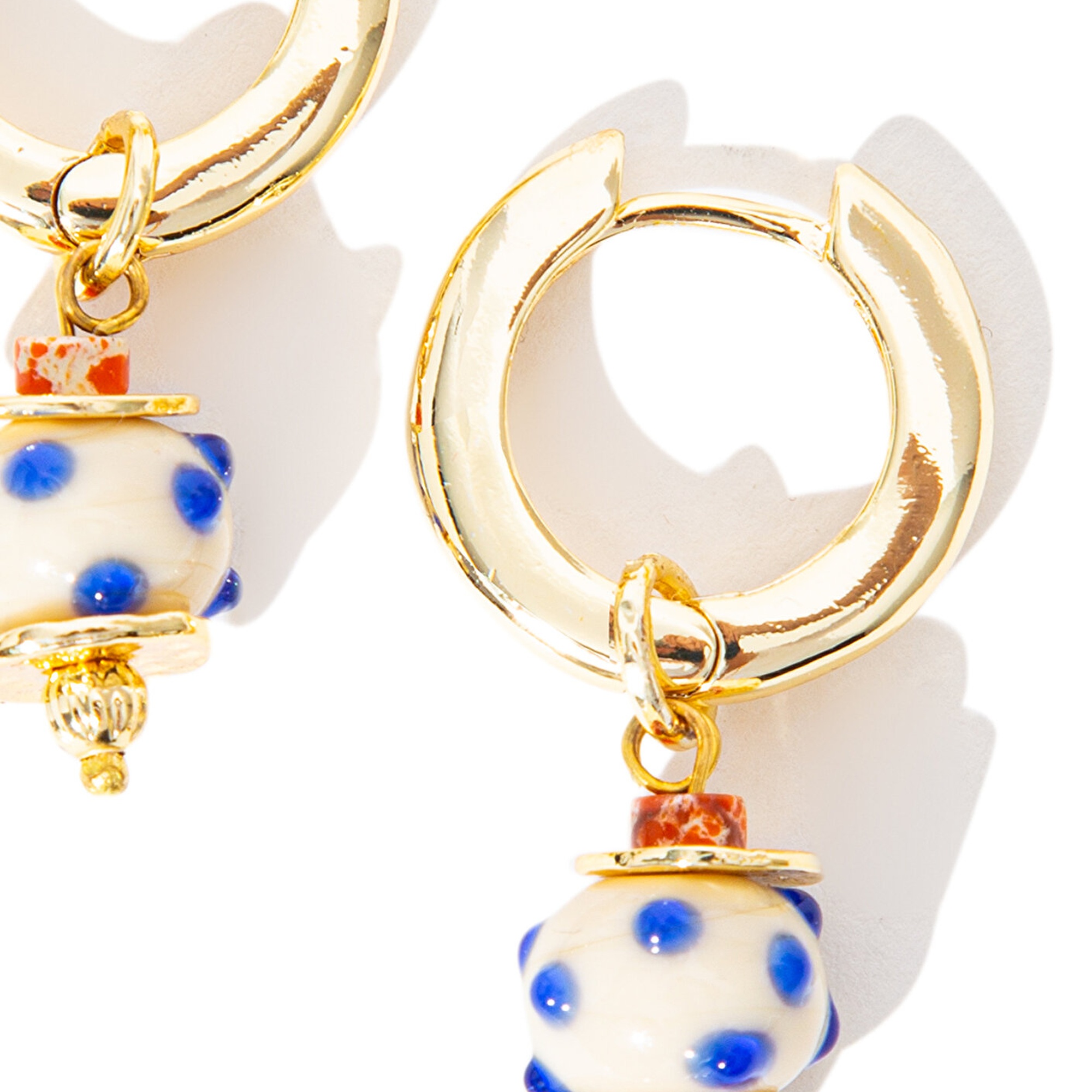 Mavi Boncuk Detaylı Altın Rengi Küpe 1912499-34961