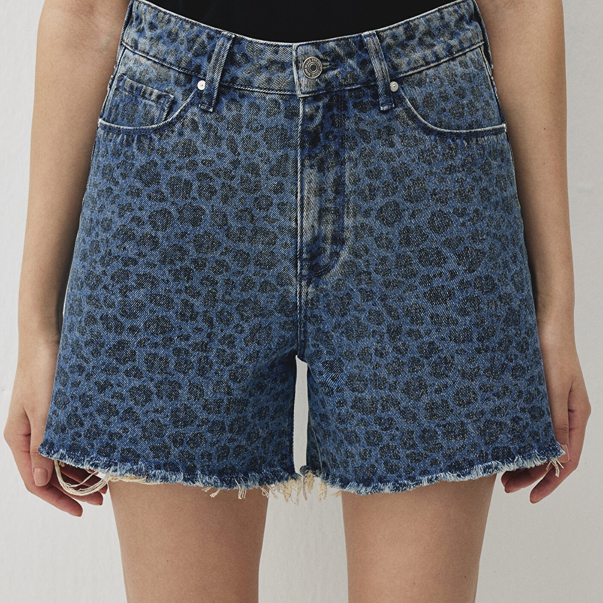 Mavi Millie 90s Indigo Leopar Desenli Jean Şort 1458988290