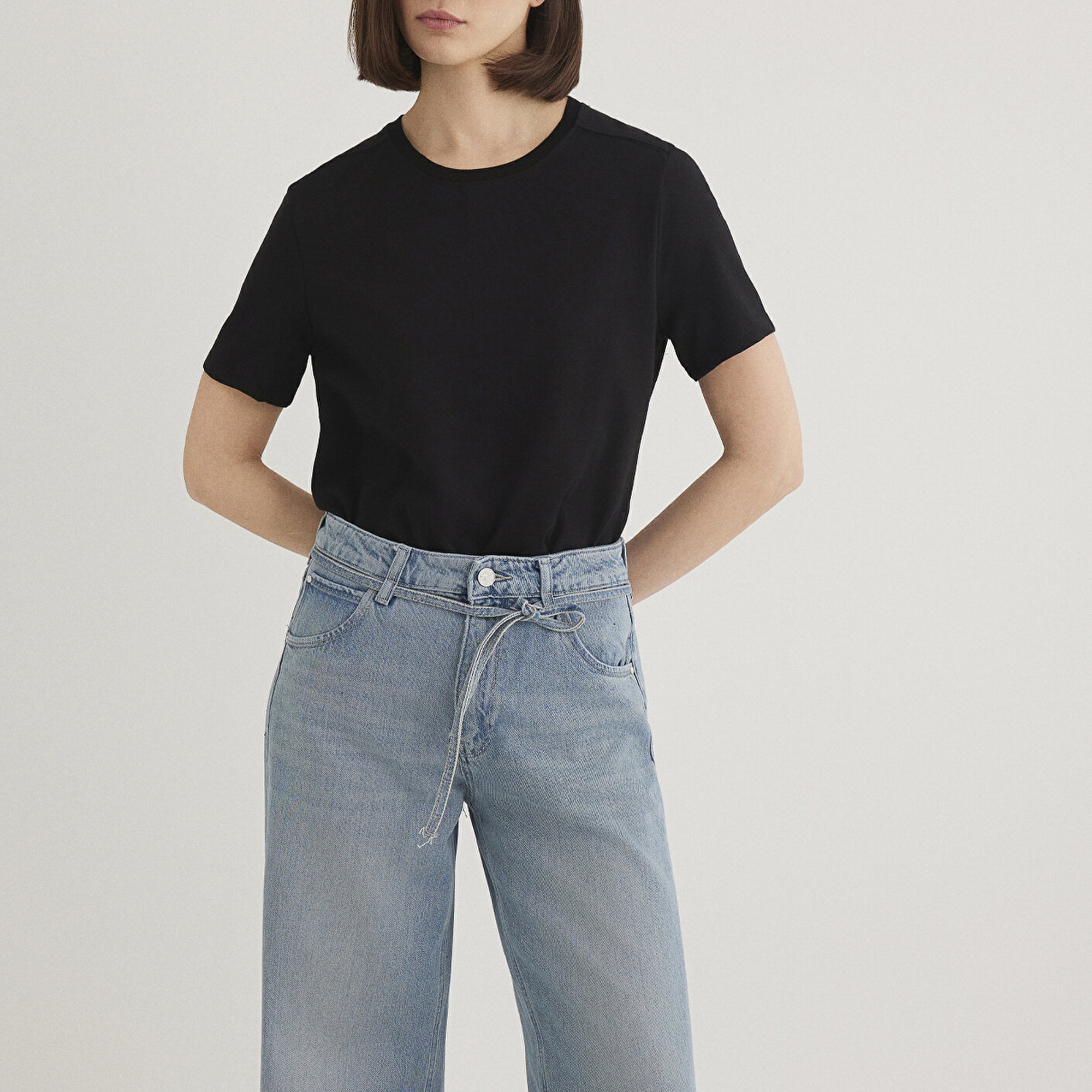 Mavi Bisiklet Yaka Siyah Basic Tişört Regular Fit / Normal Kesim 1612699-900