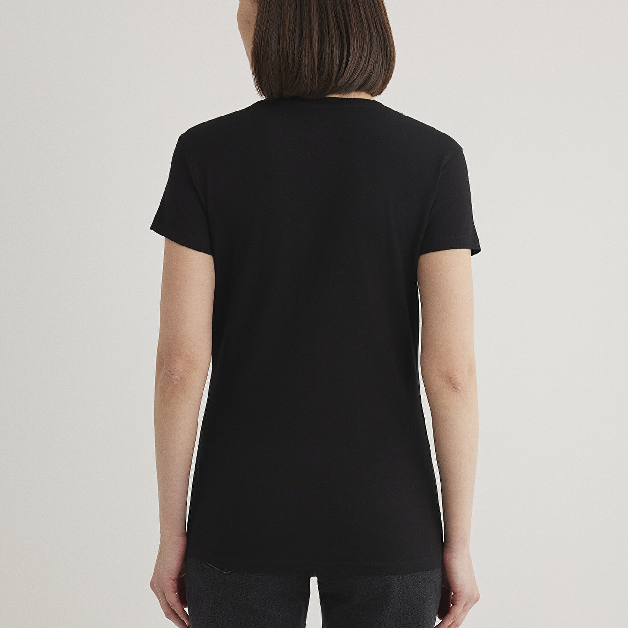 Mavi V Yaka Siyah Basic Stretch Tişört Fitted / Vücuda Oturan Kesim 162769-900