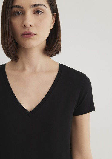  Mavi V Yaka Siyah Basic Stretch Tişört Fitted / Vücuda Oturan Kesim 162769-900