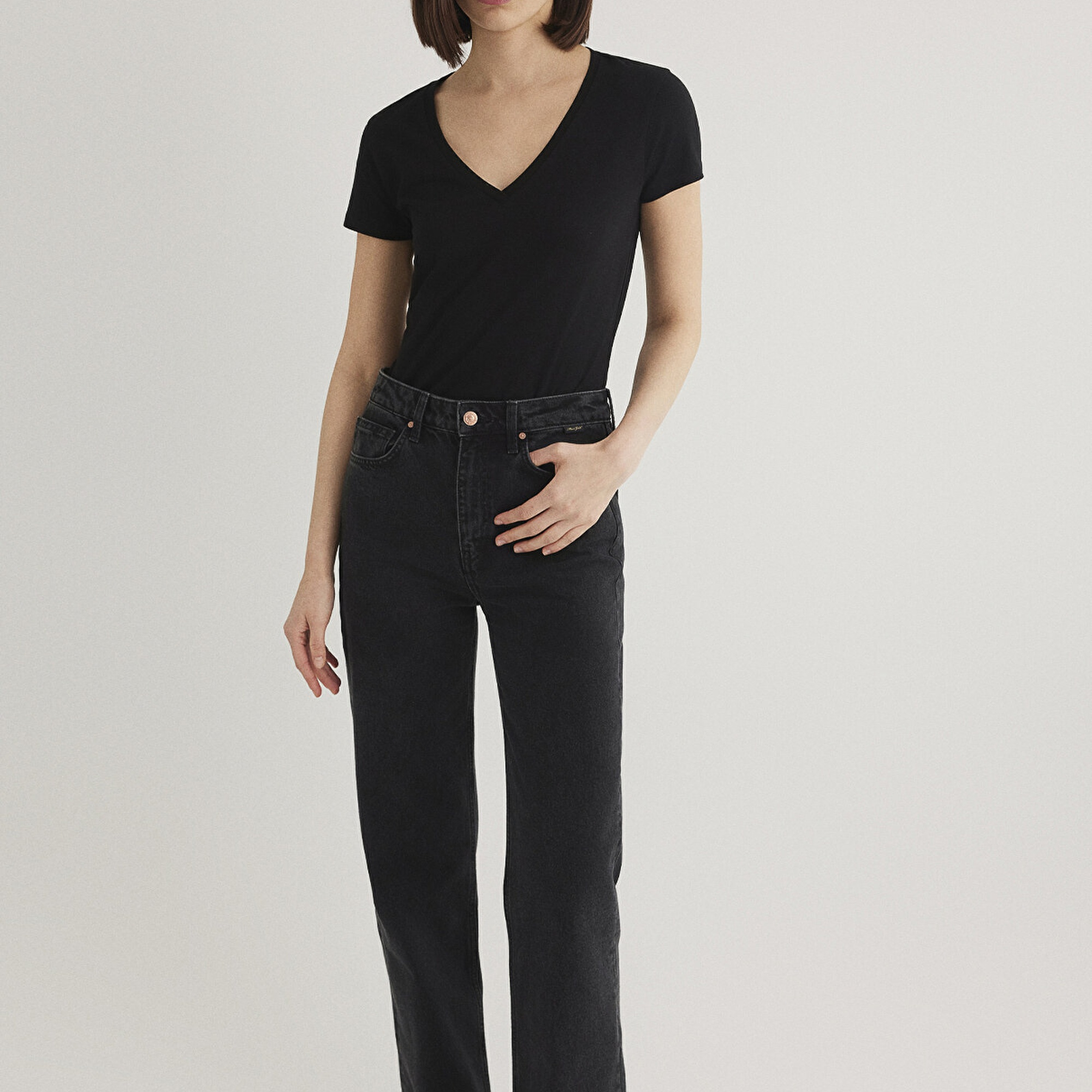 Mavi V Yaka Siyah Basic Stretch Tişört Fitted / Vücuda Oturan Kesim 162769-900