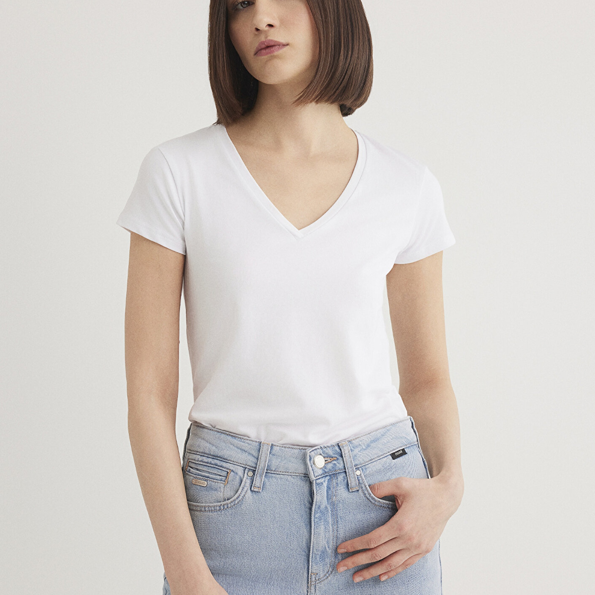 Mavi V Yaka Beyaz Basic Stretch Tişört Fitted / Vücuda Oturan Kesim 162769-620