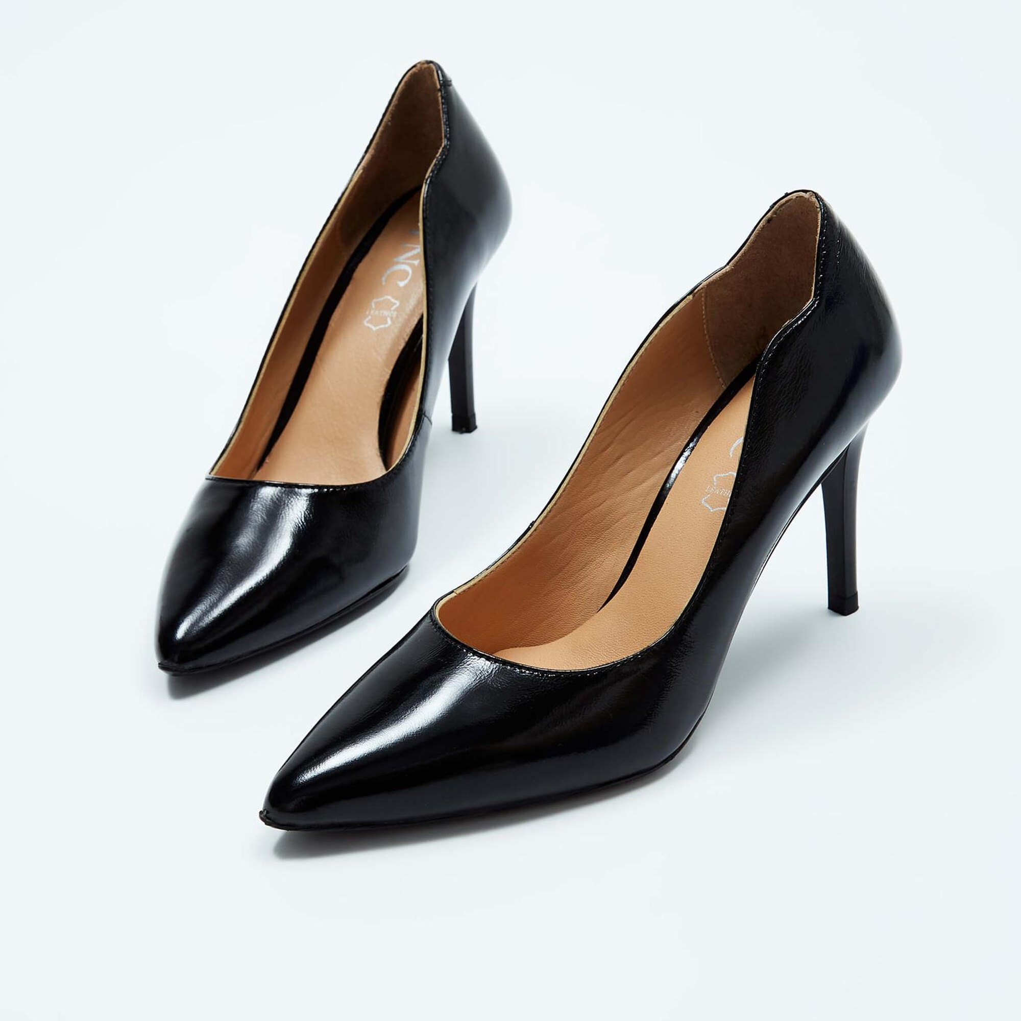 Tamer Tanca Kadın Hakiki Deri Siyah Rugan Topuklu Ayakkabı