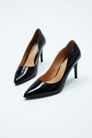  Tamer Tanca Kadın Hakiki Deri Siyah Rugan Topuklu Ayakkabı