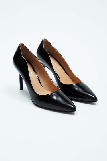  Tamer Tanca Kadın Hakiki Deri Siyah Rugan Topuklu Ayakkabı