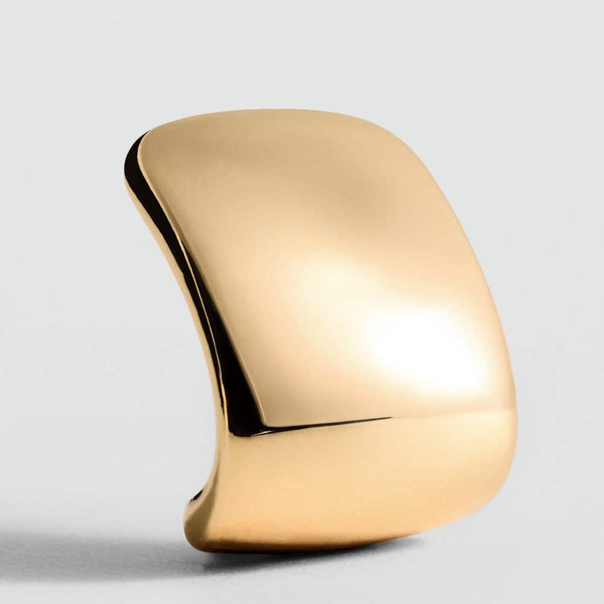 Mango Kadın Hacimli Halka Küpe Altın Sarısı