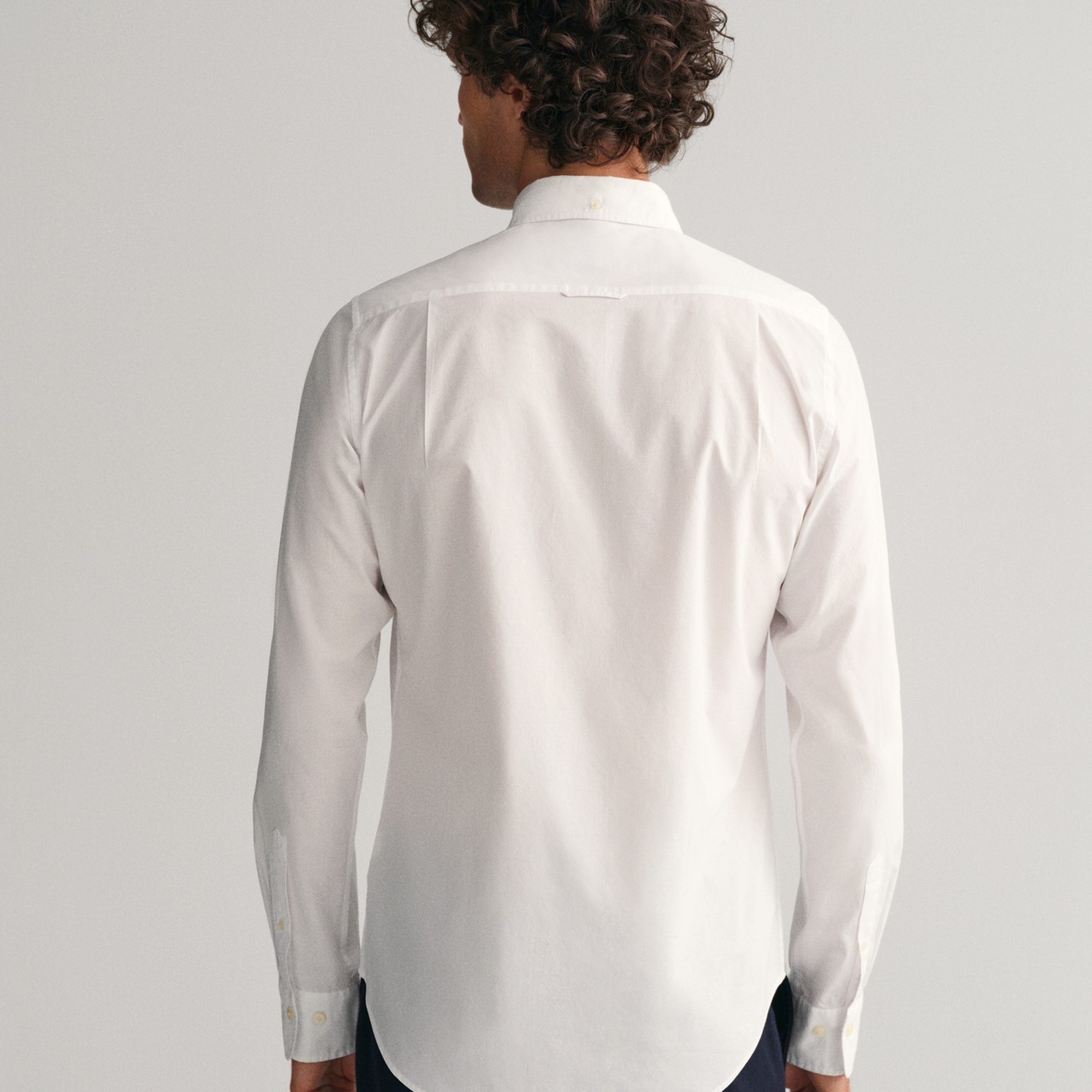 GANT Erkek Beyaz Slim Fit Düğmeli Yaka Broadcloth Gömlek